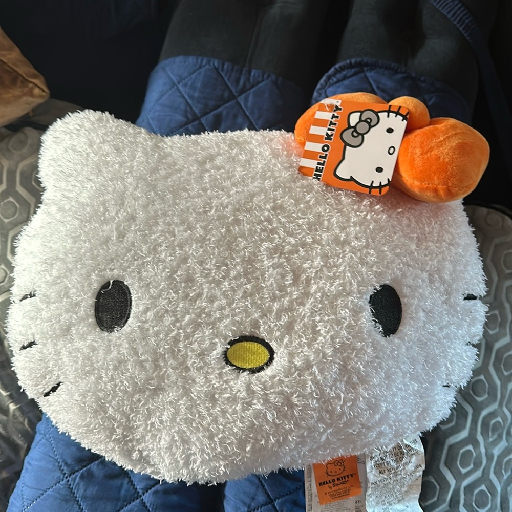Hello kitty head pillow